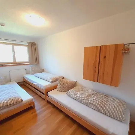 Сasa de vacaciones Spacious Holiday With Terrace